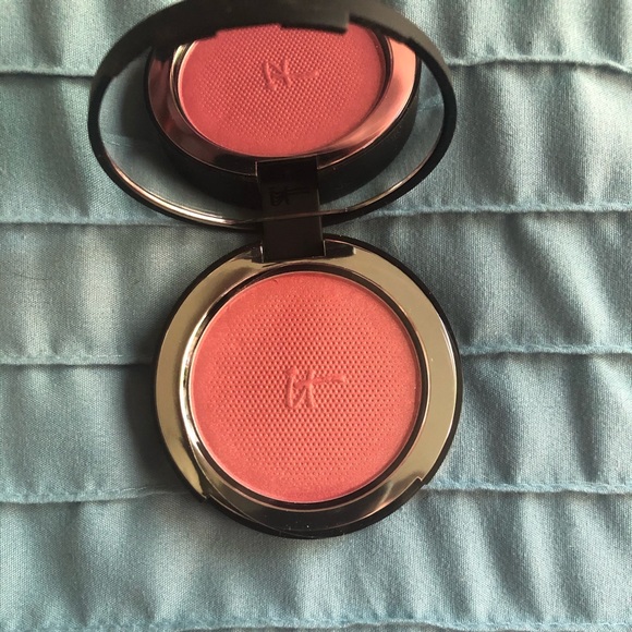 IT COSMETICS BYE BYE PORES BLUSH- SWEET CHEEKS - Picture 6 of 6
